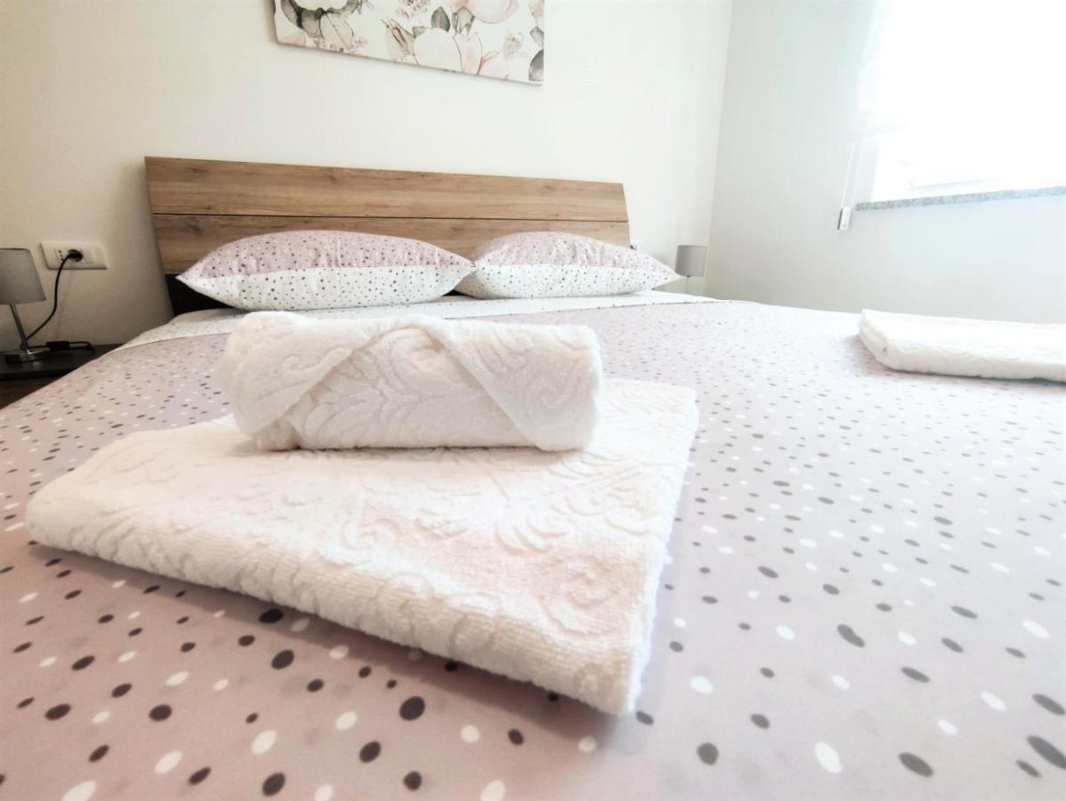 Apartman Dori Pula Exterior foto